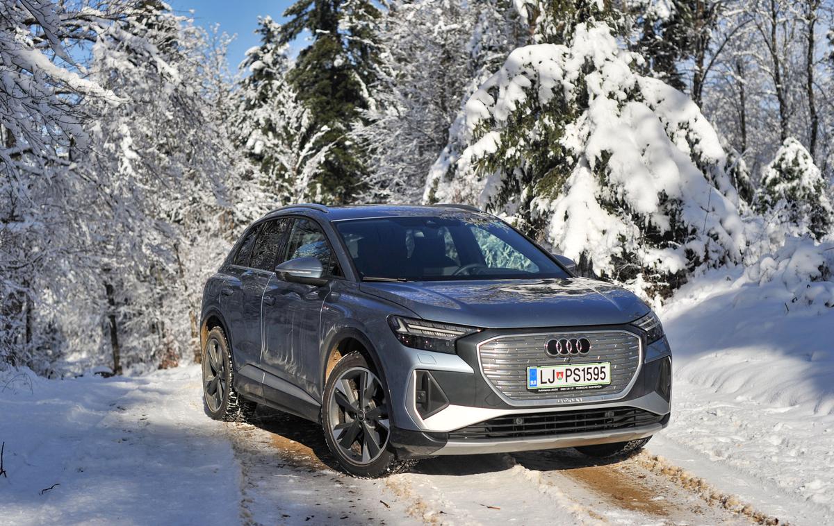 Audi Q4 e-tron | V primerjavi z resda malenkostno večjim Q5 je električni audi Q4 e-tron cenovno zelo konkurenčen, njegov doseg pa se v praksi giblje med 250 in 350 kilometri. | Foto Gregor Pavšič