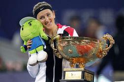 Azarenka ostaja na vrhu, Hercogova pridobila devet mest