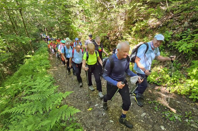 dan slovenskih planincev Črna na Koroškem | Planinci od blizu in daleč so se iz Črne odpravili na Pikovo in Navrški vrh. | Foto Manca Ogrin/PZS