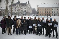 Vstajniki ustanavljajo "prepričljivo levo" stranko - Solidarnost