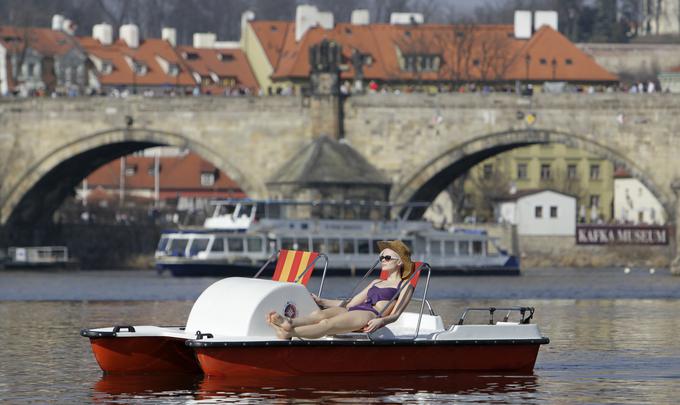 Poleg Slovakov sta genetsko najbolj blizu Slovencem še dva srednjeevropska naroda − Čehi in Madžari. Seveda pa to ne pomeni, da slovenska populacija nima genetskih povezav tudi z drugimi evropskimi narodi. Vsi evropski narodi so namreč mešanica treh genetskih populacij: lovcev in nabiralcev, ki so v zahodni in srednji Evropi živeli že v mezolitiku, zgodnjih kmetov, ki so v Evropo prišli v času neolitika iz Anatolije, in pastirskih ljudstev iz vzhodnoevropskih step, ki so se v srednjo in zahodno Evropo začeli najprej priseljevati v bronasti dobi. | Foto: Reuters