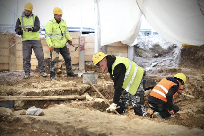 Arheologe je zelo dobra ohranjenost rimskega zidu presenetila. | Foto: Ana Kovač