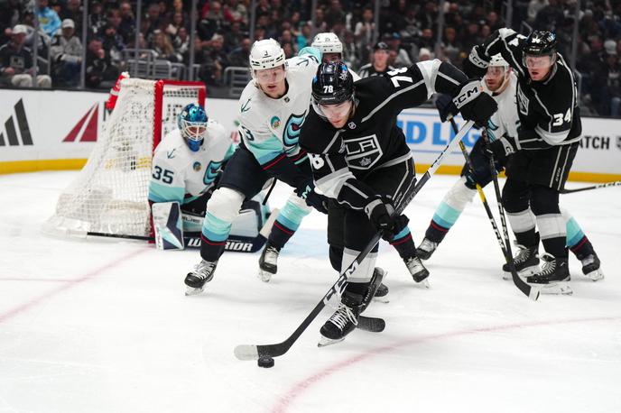 Seattle Kraken La Kings | LA Kings so pred domačimi navijači z 1:2 izgubili proti ekipi Seattle Kraken. | Foto Reuters