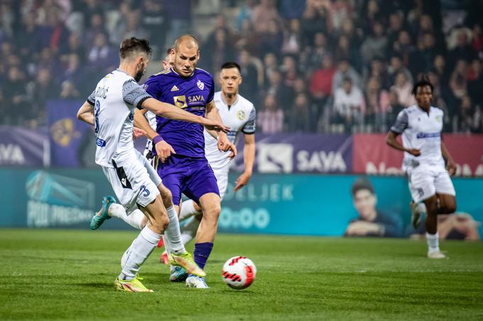 Maribor vstopa v zadnji krog s točko prednosti pred Koprom. | Foto: Blaž Weindorfer/Sportida