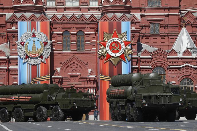 S-400 | Strokovnjaki sistem S-400, ki je namenjen prestrezanju sovražnikovih letal in raket, opisujejo kot enega najnaprednejših protizračnih sistemov. | Foto Reuters