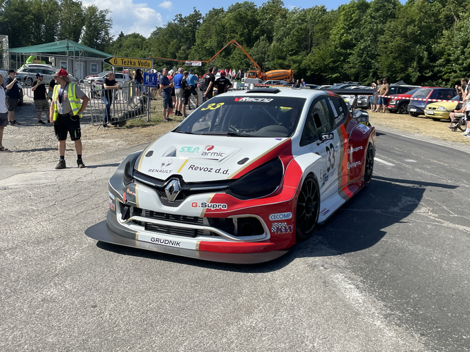 Matej Grudnik (renault clio E1), zmagovalec državnega prvenstva. | Foto: Gregor Pavšič