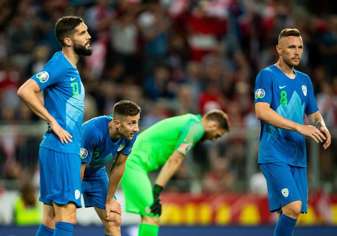 Slovenska nogometna reprezentanca je v tekmi 9. kroga kvalifikacij za Euro 2020 v Stožicah z 1:0 premagala najslabšo reprezentanco skupine G Latvijo, po zmagi Avstrije nad Severno Makedonijo pa je postalo jasno, da se četa Matjaža Keka ne bo uvrstila na EP 2020, izgubila pa je tudi zadnjo tekmo s Poljsko (2:3). Kvalifikacije je končala na četrtem mestu, ključni dogodki pa so se zgodili oktobra, ko je izgubila tako z Makedonijo kakor tudi doma z Avstrijo. | Foto: Vid Ponikvar