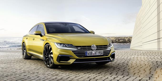 Volkswagen je na avtomobilskem salonu v Ženevi predstavil novi model arteon, dinamično štirivratno limuzino v izvedbi fastback, ki bo zdaj pomenila vrh ponudbe osrednje znamke najuspešnejšega svetovnega avtomobilskega proizvajalca. Z arteonom bodo pri Volkswagnu iskali voznike, ki želijo več od passata, a se vendarle nočejo oddaljiti od pojma velikoserijskega oziroma "ljudskega" avtomobila. | Foto: Volkswagen