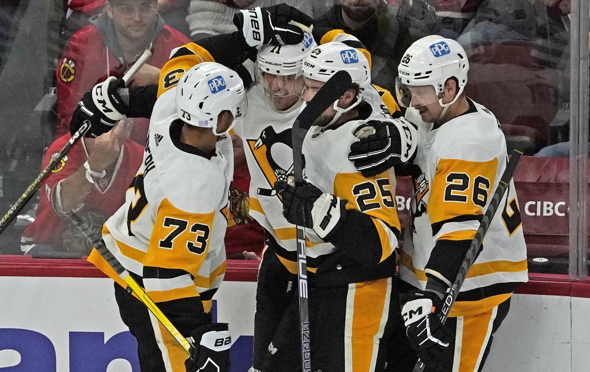 Pittsburgh Penguins | Pittsburgh je v Chicagu dosegel tretjo zaporedno zmago. | Foto Reuters