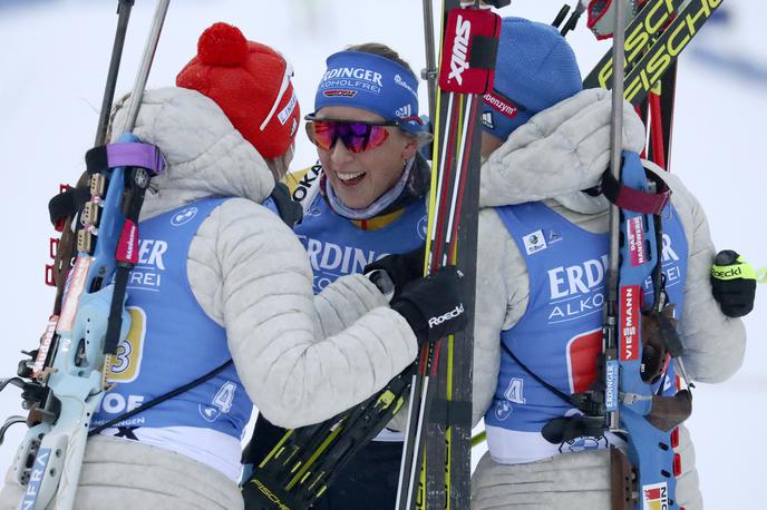 Nemke - štafeta, Oberhof | Franziska Preuss, Denise Herrmann, Janina Hettich in Vanessa Hinz so se veselile štafetne zmage v domačem Oberhofu. | Foto Guliverimage