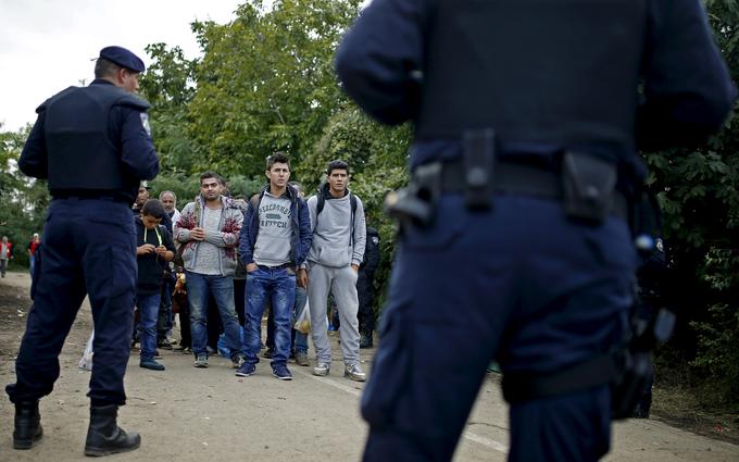 S hrvaškega notranjega ministrstva so sporočili, da bodo tako kot v vseh primerih navedb o spornem ravnanju policije podrobno proučili resničnost navedb o poškodbah ljudi in o uporabi prisilnih sredstev. | Foto: Reuters