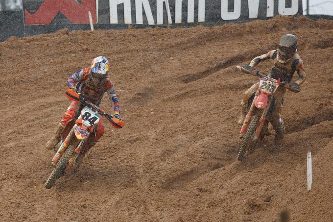 V prvi vožnji sta Jeffrey Herlings in Tim Gajser uprizorila fantastičen dvoboj. | Foto: Guliverimage