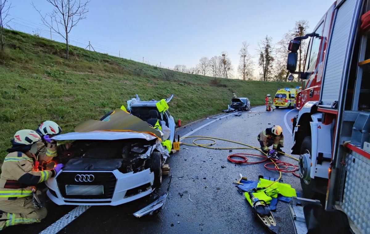 prometna nesreča, izvoz Lesce | K sreči se nihče ni huje poškodoval.  | Foto PU Kranj