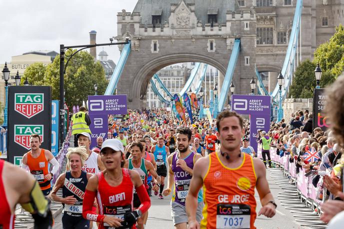 londonski maraton 2022 | Na londonskem maratonu je umrl 36-letni tekač. Nesrečnik se je zgrudil na 37. kilometru in pozneje v bolnišnici umrl.  | Foto Guliverimage