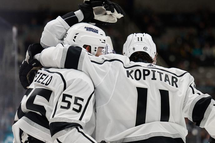 Los Angeles Kings, Anže Kopitar | Anže Kopitar je s soigralci Los Angeles Kings vknjižil novo pomembno zmago v boju za končnico. | Foto Reuters