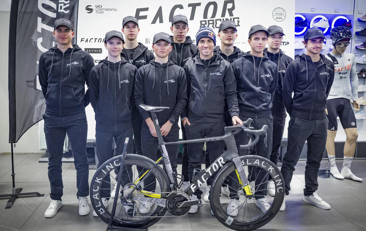 Factor Racing | Na novinarski konferenci v Kranju so se predstavili člani UCI kontinentalne ekipe Factor Racing, ki je novo komercialno ime ekipe pod okriljem Kolesarskega kluba Kranj. | Foto Ana Kovač