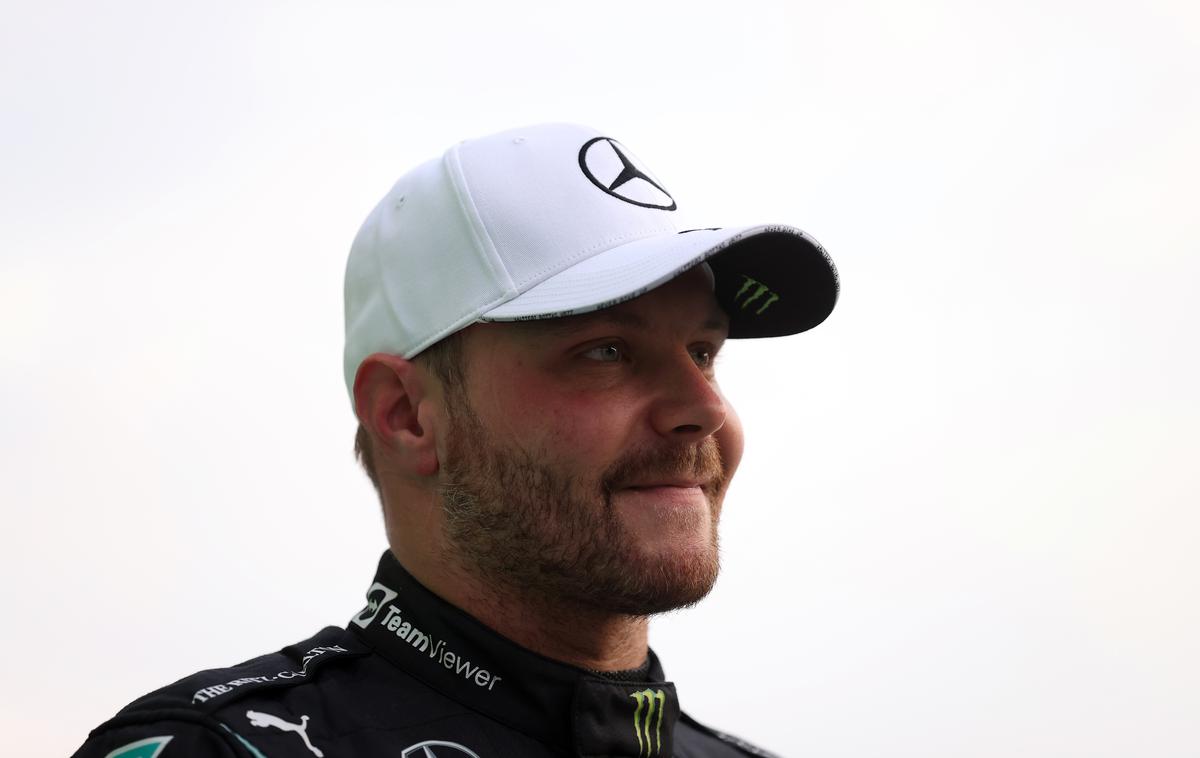 Valtteri Bottas | Valtter Bottas bo startal iz ozadja. | Foto Reuters