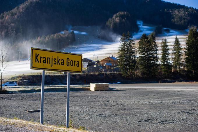 Kranjskogorsko smučišče je odvisno od tehničnega zasneževanja. Do današnjega dne pogojev za izdelavo tehničnega snega še ni bilo. | Foto: Klemen Korenjak