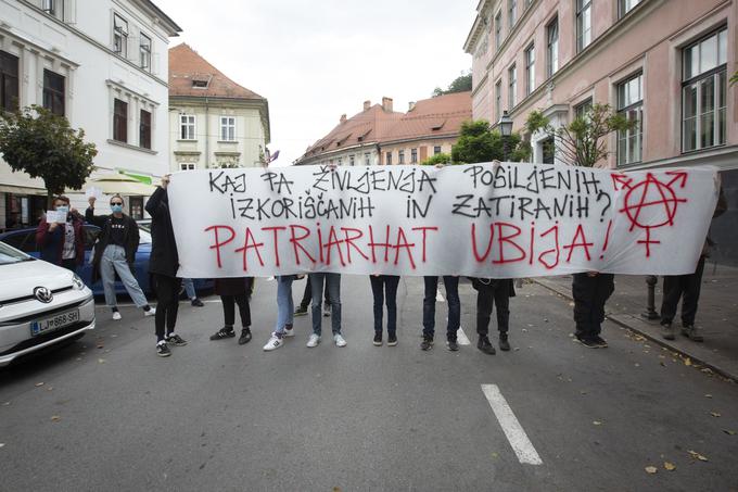 ... pripadniki Antife pa tole. | Foto: Bojan Puhek