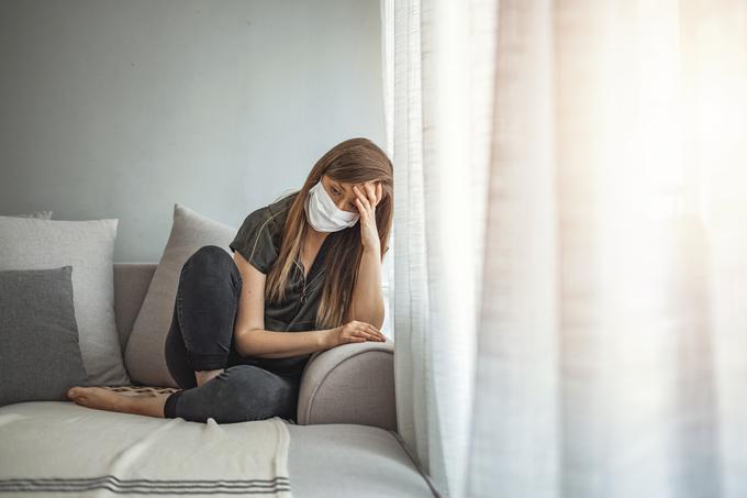 V letošnjem letu je stroka zaznala porast anksioznih motenj, depresivnih stanj, težav s spanjem, zlorabe alkohola, več je osamljenosti, naraščajo pa tudi stiske, povezane z negotovostjo zaposlitve ali izgubo službe. | Foto: Getty Images