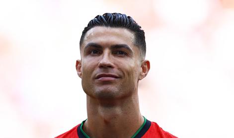 Cristiano Ronaldo delil utrinke s počitnic, ki jih preživlja v krogu družine #foto