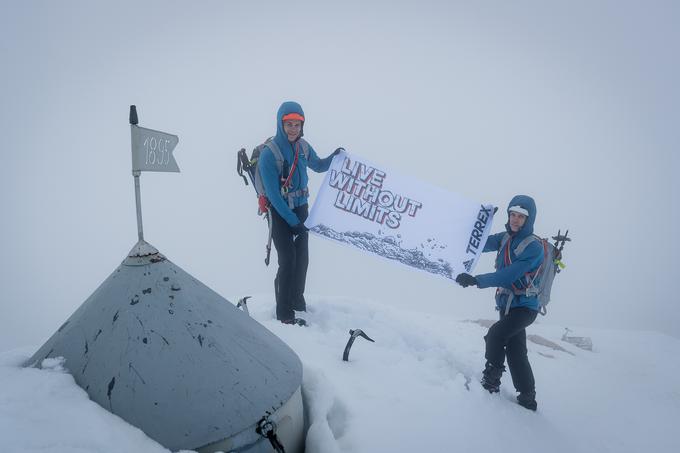 Nejc Štebe in Matevž Blaznik ob 19.30 na vrhu Triglava! Štafeta je končana!  | Foto: Arhiv FreeApproved/Anže Čokl