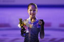 13-letna čudežna deklica, ki piše ameriško zgodovino, medaljo podarila svojemu očetu #video