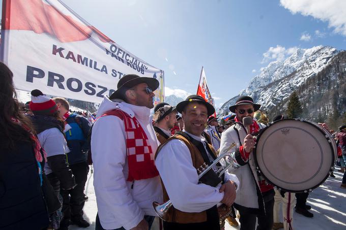 Proszowice obožujejo sokrajana Kamila Stocha. | Foto: Urban Urbanc/Sportida