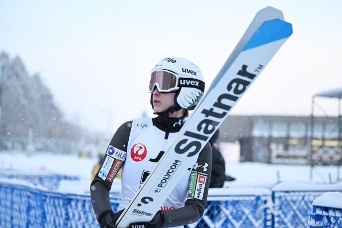 Nika Prevc | Nika Prevc je skočila do 12. zmage v karieri, prav tako pa je oblekla rumeno majico vodilne v skupnem seštevku svetovnega pokala. | Foto Reuters