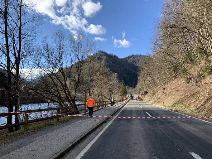 V Dravski dolini sta se na državni cesti Dravograd-Maribor na območju občine Podvelka v zadnjem letu in pol v času ujme oz. po njej zgodili dve tragični prometni nesreči. | Foto: Uroš Maučec