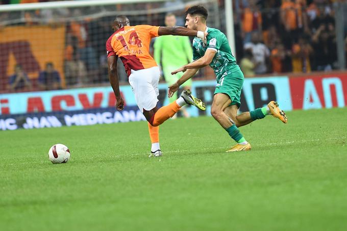 Wilfried Zaha je debitiral na domačem stadionu Galatasaraya. | Foto: Guliverimage