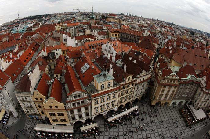 Praga | Češka vlada (na sliki prestolnica Praga) je potrdila predlog digitalnega davka, ki ga mora potrditi še češki parlament. | Foto Reuters