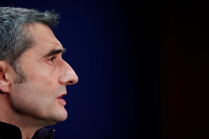 Trener Barcelone Ernesto Valverde, tako pa si želi tudi njegov kolega na klopi Reala Zinedine Zidane, upa, da bo v ospredju nogomet. | Foto: Reuters