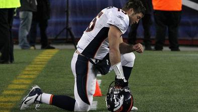 Tebow v NY, trener Payton suspendiran