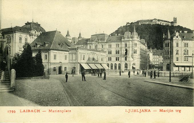 Na mestu, kjer je danes Prešernov spomenik, je nekoč stala stavba, v njej je bila v preteklosti tudi gostilna. | Foto: Thomas Hilmes/Wikimedia Commons