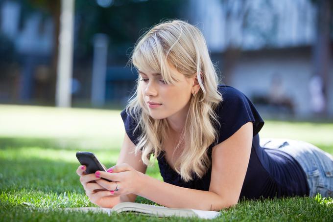 mladi telefon | Foto: Shutterstock