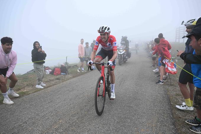 Na zaključnem vzponu je trpel tudi Ben O'Connor. | Foto: Guliverimage