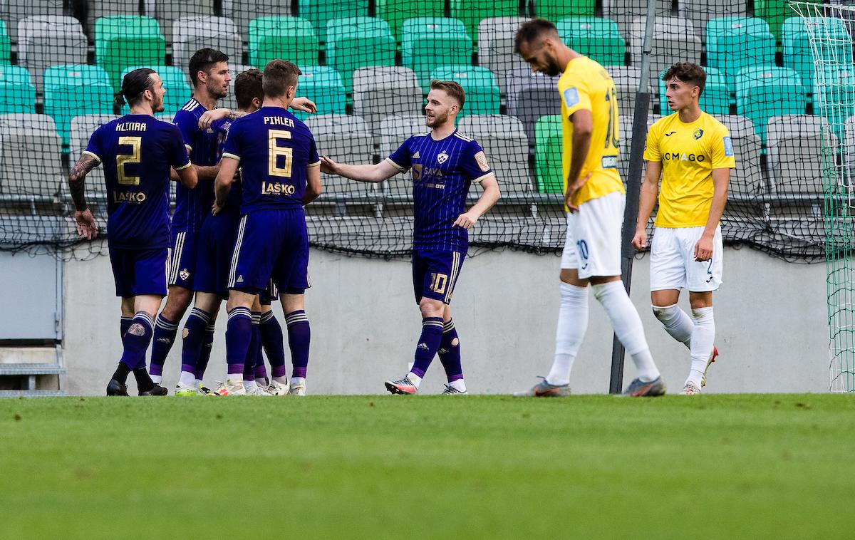 Bravo Maribor | Mariborčani so z zmago nad Bravom v Stožicah ter neodločenima rezultatoma Olimpije in Celja ostali v boju za državno lovoriko. | Foto Grega Valančič/Sportida