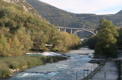 Utapljajočega iz Soče rešil mimoidoči