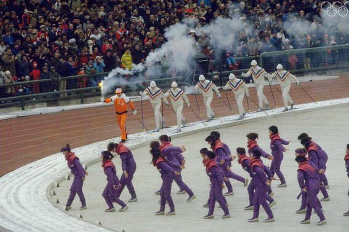 Ivo Čarman | Slovenskemu smučarskemu tekaču Ivu Čarmanu je na olimpijskih igrah v Sarajevu pripadla posebna čast. Bil je tisti, ki je na odprtje iger na stadionu Koševo, pritekel z olimpijsko baklo. | Foto Osebni arhiv