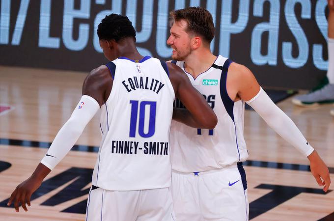 Luka Dončić je bil s 36 točkami prvi strelec tekme. Finney-Smith jih je dosegel 27. | Foto: Getty Images