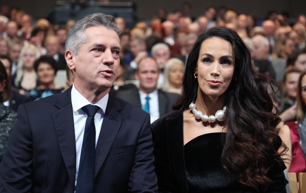 Tina Gaber in Robert Golob | Premier Robert Golob in Tina Gaber na državni proslavi pred dnevom samostojnosti in enotnosti. | Foto Vlada Republike Slovenije/Bobo