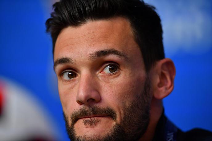 Hugo Lloris | Hugo Lloris bo zaradi poškodbe zamudil derbi z Liverpoolom in začetek lige prvakov. | Foto Reuters