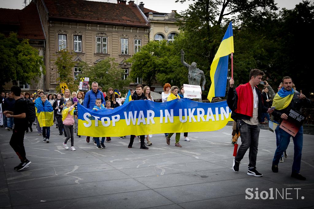 Shod v središču Ljubljane v podporo Ukrajini