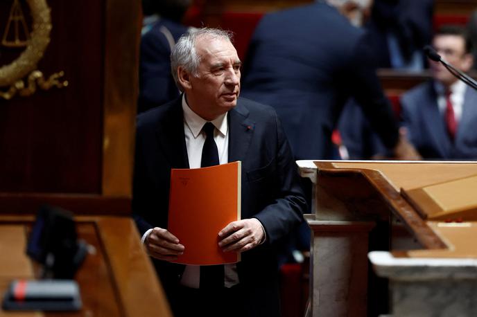 Francois Bayrou | Francois Bayrou, 73-letni sredinski politik, je v torek ob predstavitvi prioritet svoje nove vlade v parlamentu izpostavil zlasti zmanjšanje obsežnega javnega dolga in javnofinančnega primanjkljaja ter nujnost dogovora o proračunu za letos. | Foto Reuters