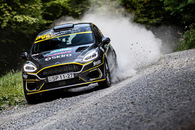 Odlični Avstrijec Simon Wagner (ford fiesta rally4) je dihal za ovratnik Grossiju. Wagner sicer v Sloveniji testira dirkalne gume znamke Hoosier, ki spada pod koncern Continental. | Foto: WRC Croatia