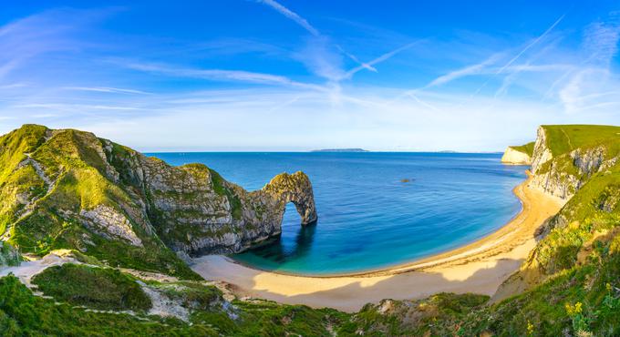 Plaža Durdle Door je v zasebni lasti, a odprta za javnost. | Foto: Shutterstock