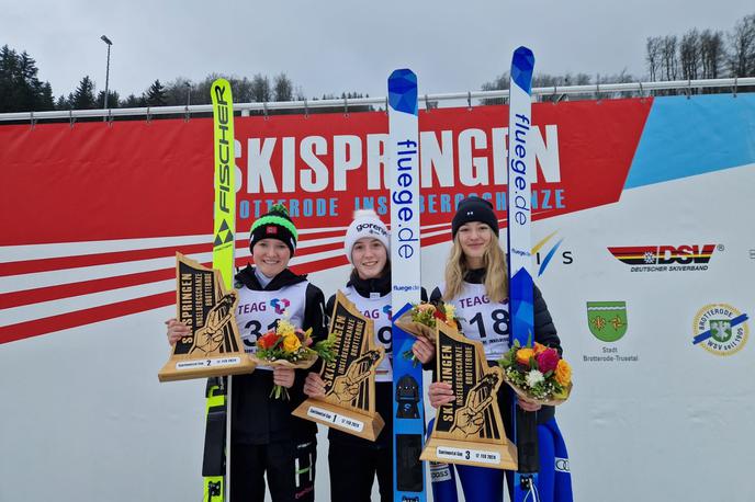 Tina Erzar | Tina Erzar se veseli nove zmage. | Foto SloSki