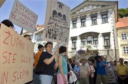 Protestni shod proti gradnji parkirne hiše pod tržnico