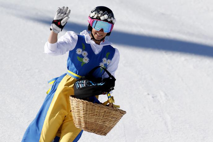 Frida Hansdotter poslovilna Soldeu | Frida Hansdotter in njena oprava na zadnji tekmi v karieri. | Foto Reuters